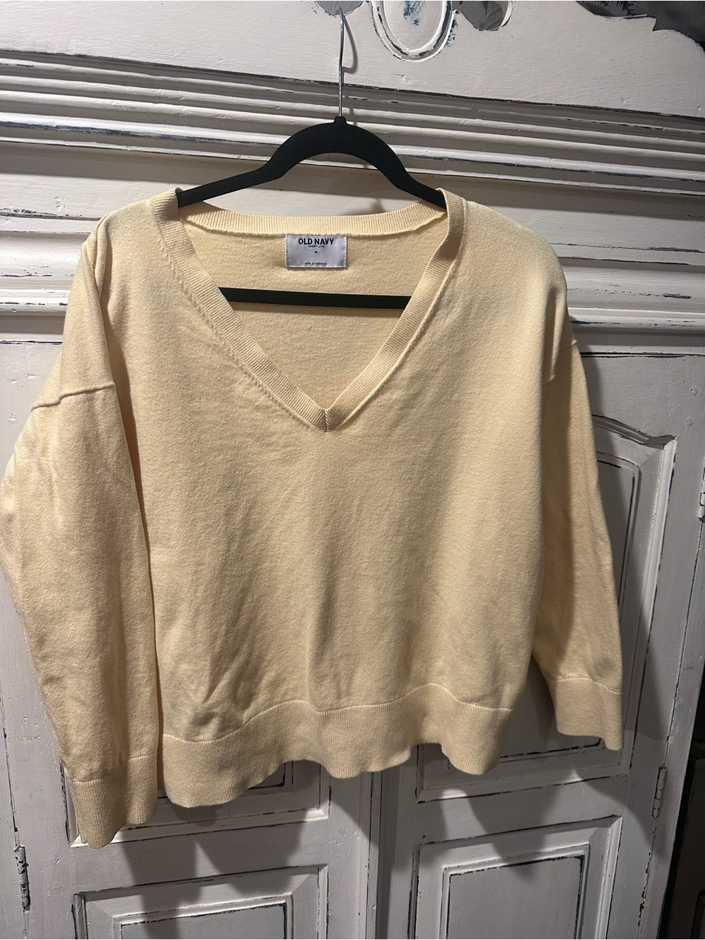 Old Navy Light Yellow V-Neck Pullover Sweater